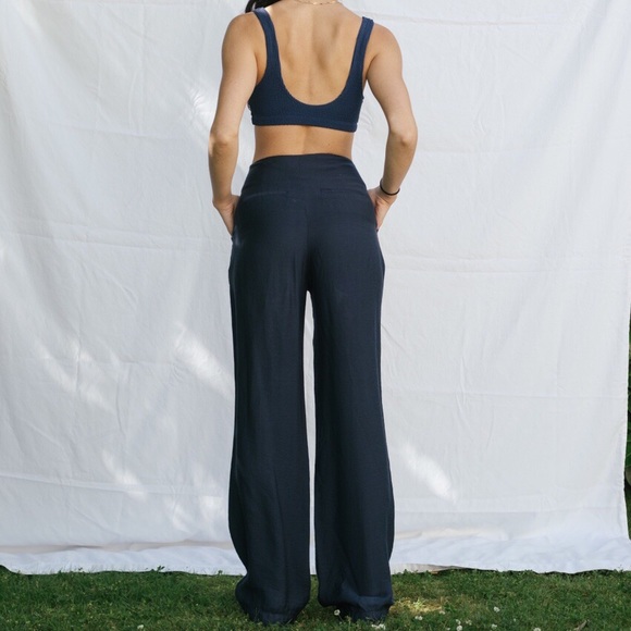 Incredible High Waisted Pants - Picture 2 of 5